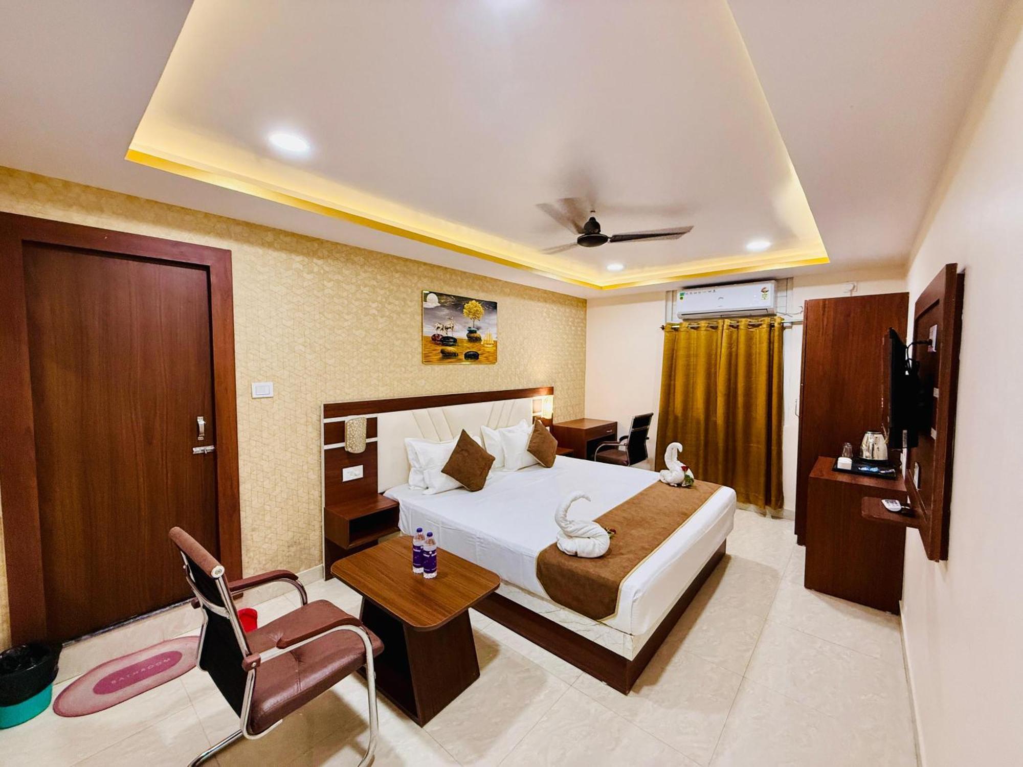 Hotel Golden Crystal 巴特那 外观 照片
