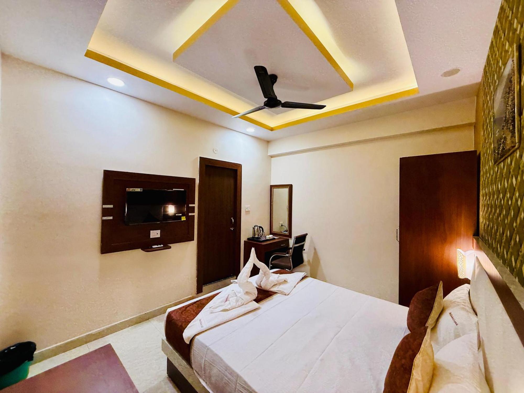Hotel Golden Crystal 巴特那 外观 照片